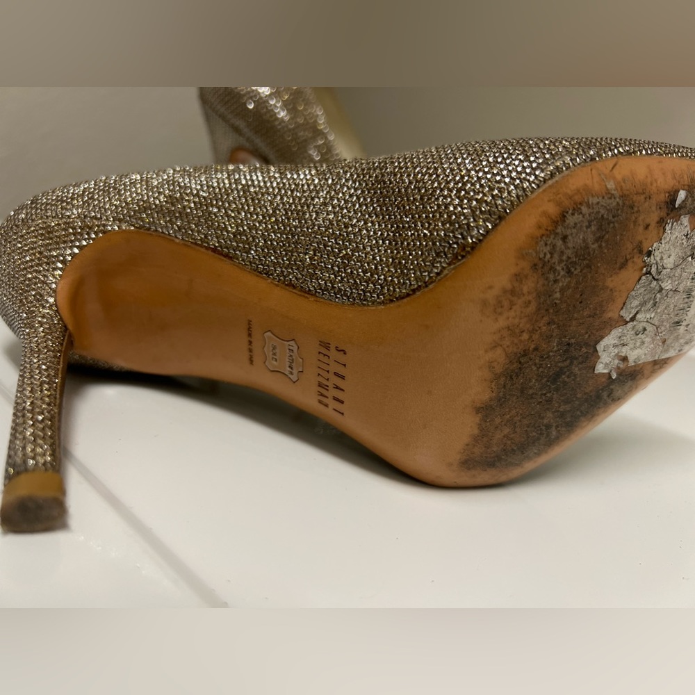 Barely Used Stuart Weitzman Glitter Scallop Pumps… - image 5